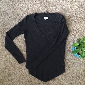Aritzia | Wilfred | Deep V Waffle Knit Sweater